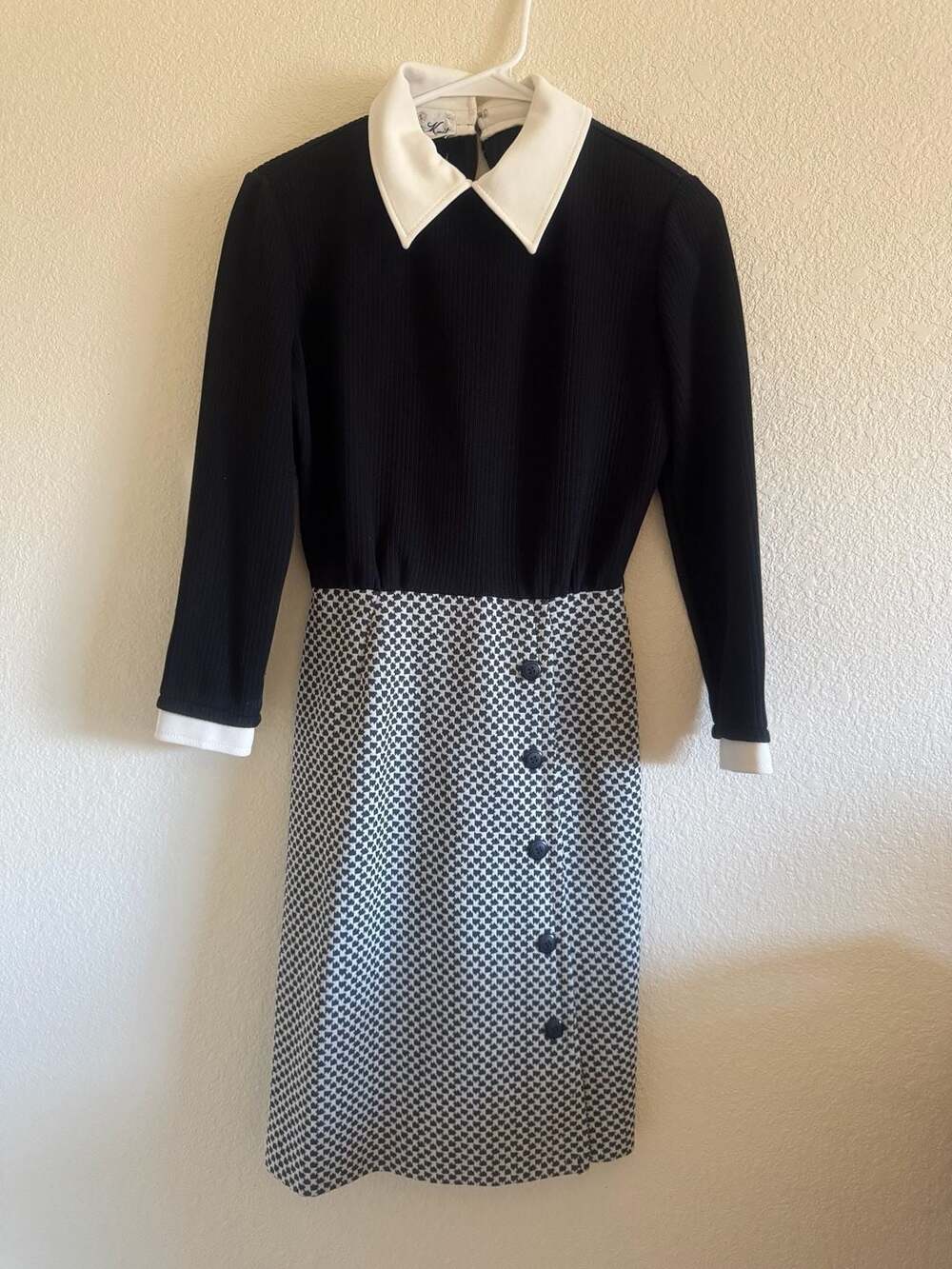 Vintage Butte Knit Black and White Mod Long Sleeve Dress with Collar